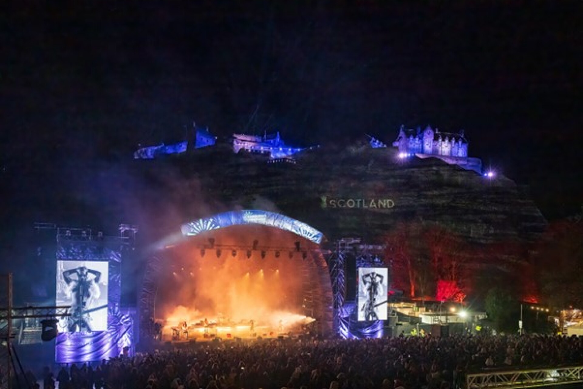 Hog - Stage and Castle - Tom Duffin