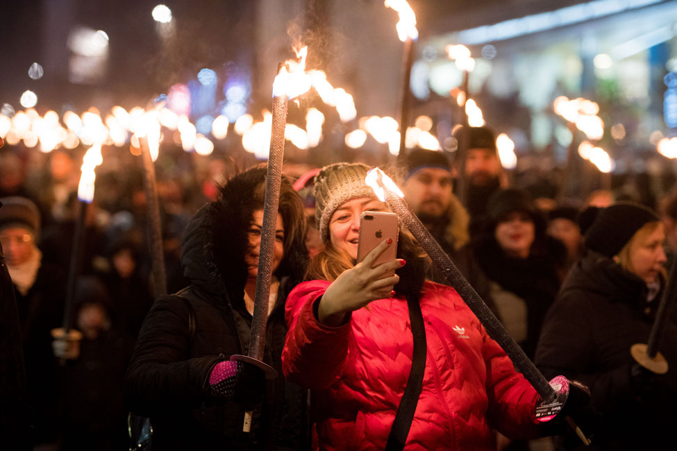 Edinburghs Hogmanay Torchlight Procession 6 Ian Georgeson